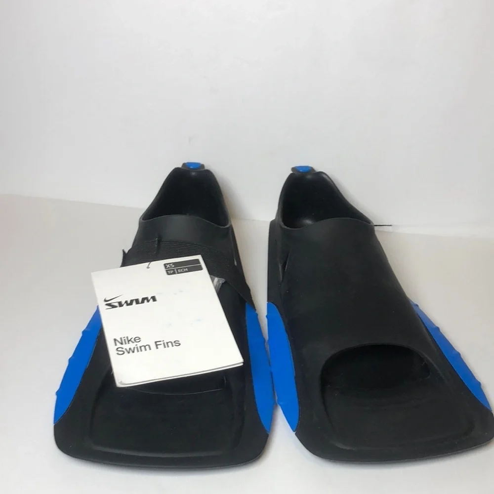 NWT Nike Black and Blue Swim Fins with Flexible Compact Design NESS 9171-919